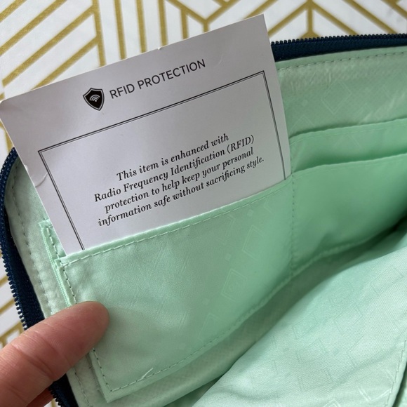 Vera Bradley Floral Blue Wristlet - Picture 5 of 7